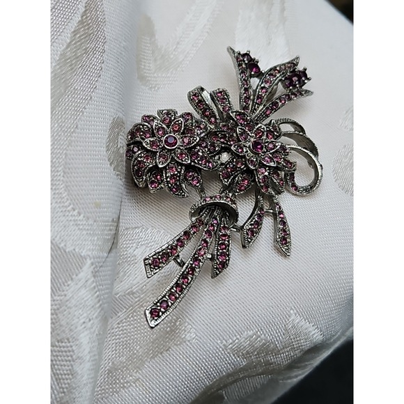 Ciner Amethyst Rhinestone Flower Brooch Chrysanthemum Vintage USA 3.75" - Picture 7 of 11